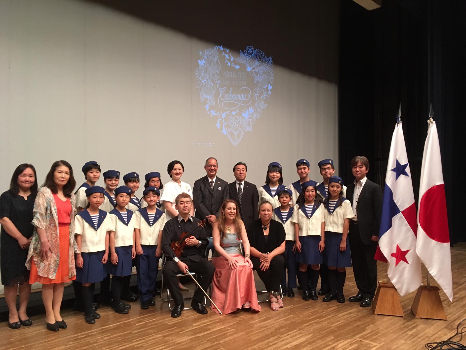 Patricia Vlieg performing with the Imabari Children's Choir