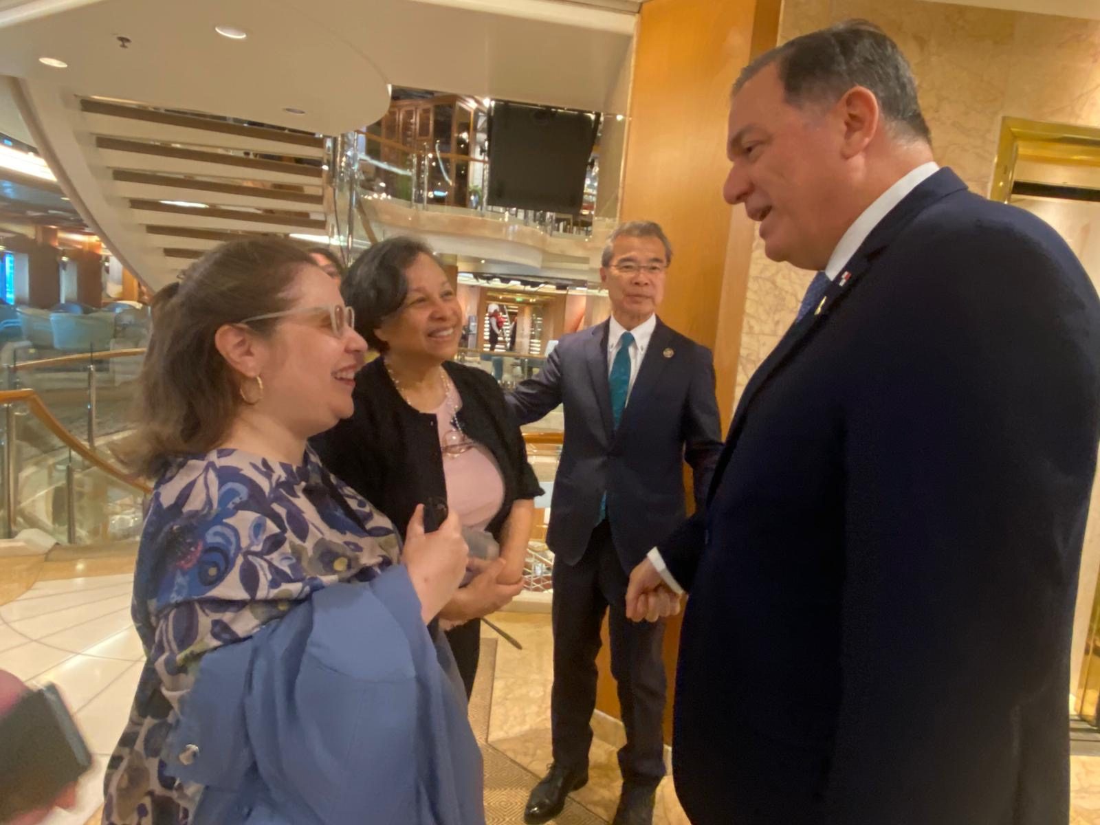 H.E. Walter Cohen, Ambassador of Panama to Japan, with Patricia Vlieg, Vilma Esquivel and Yoshioka Tatsuya